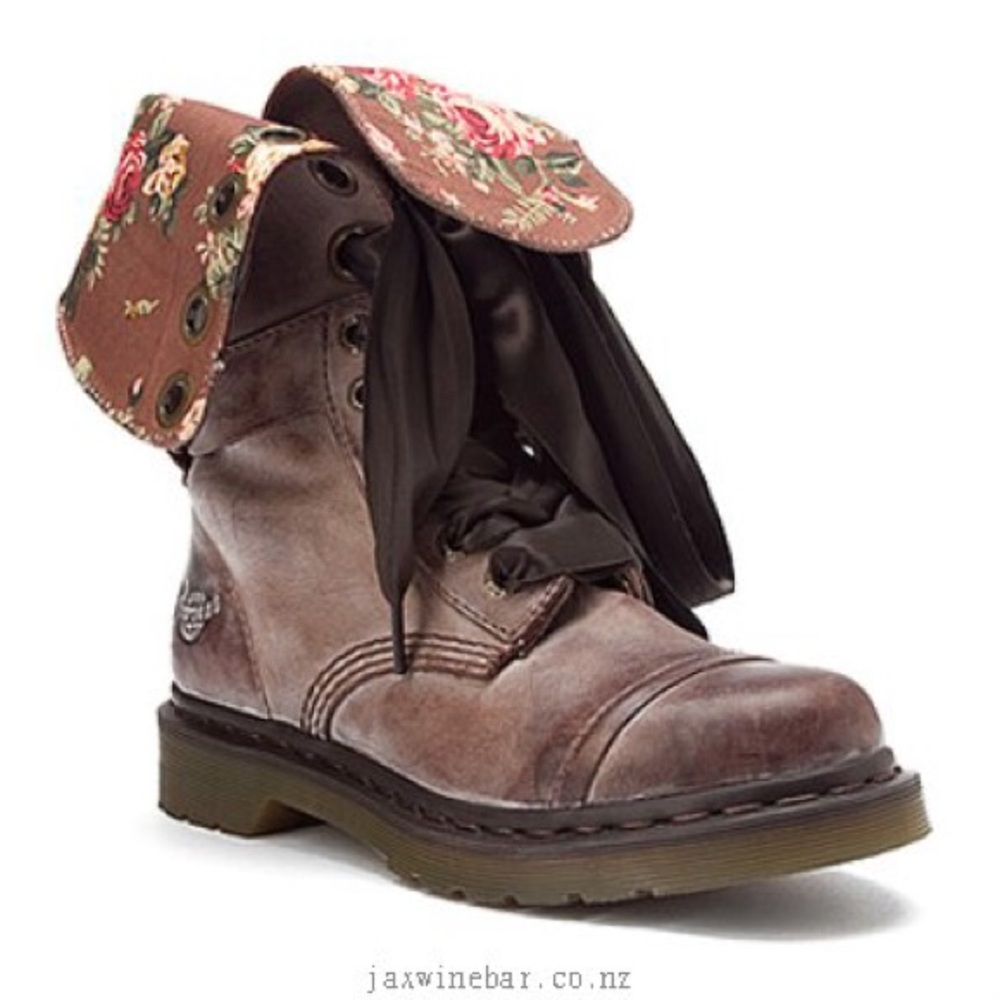 Dr. Martins triumph 1914 lace up floral boots